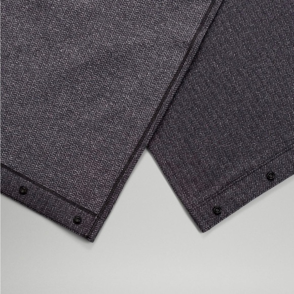 Lululemon Vinyasa Scarf *Rulu - Heathered Herringbone  LULULEMON Rulu Scarf - Dark Heather Grey Snap Vinyasa Scarf - One Size EUC